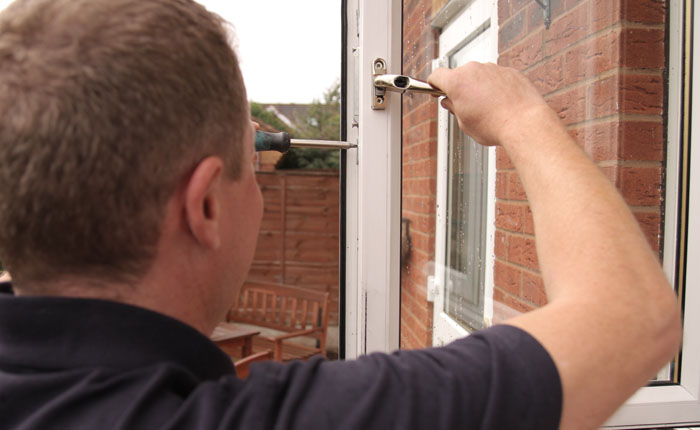 Locksmith Dublin Fixing Window